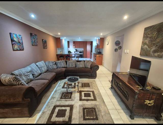 4 BEDROOM CLUSTER FOR SALE IN VERWOERDPARK